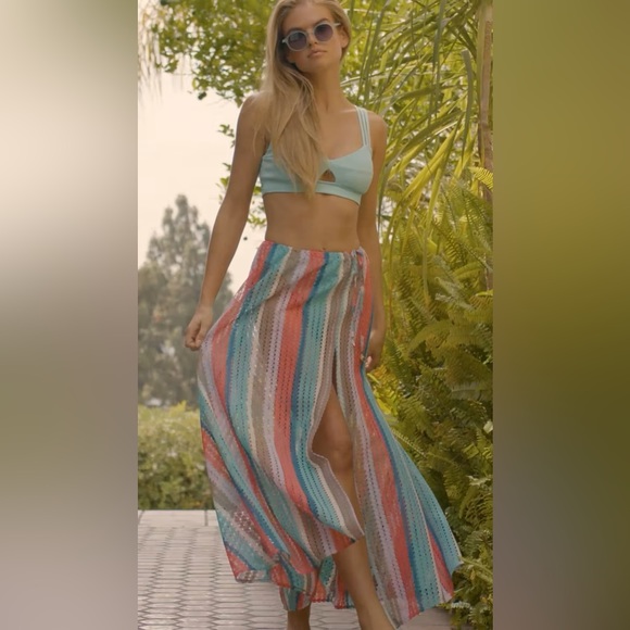 Isabella Rose NWT Toulouse Long High Slit Skirt Swim Cover Up Crochet Size M/L - Picture 10 of 10